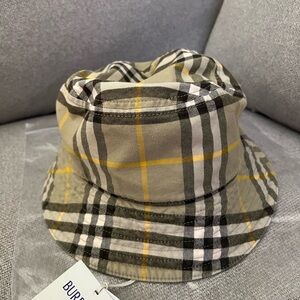NEW Burberry Archive Classic Neutral Check Print Cotton Bucket Hat in Hunter